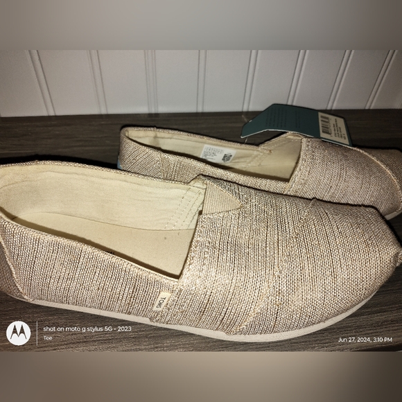 Women's size 12 Toms - Picture 12 of 12